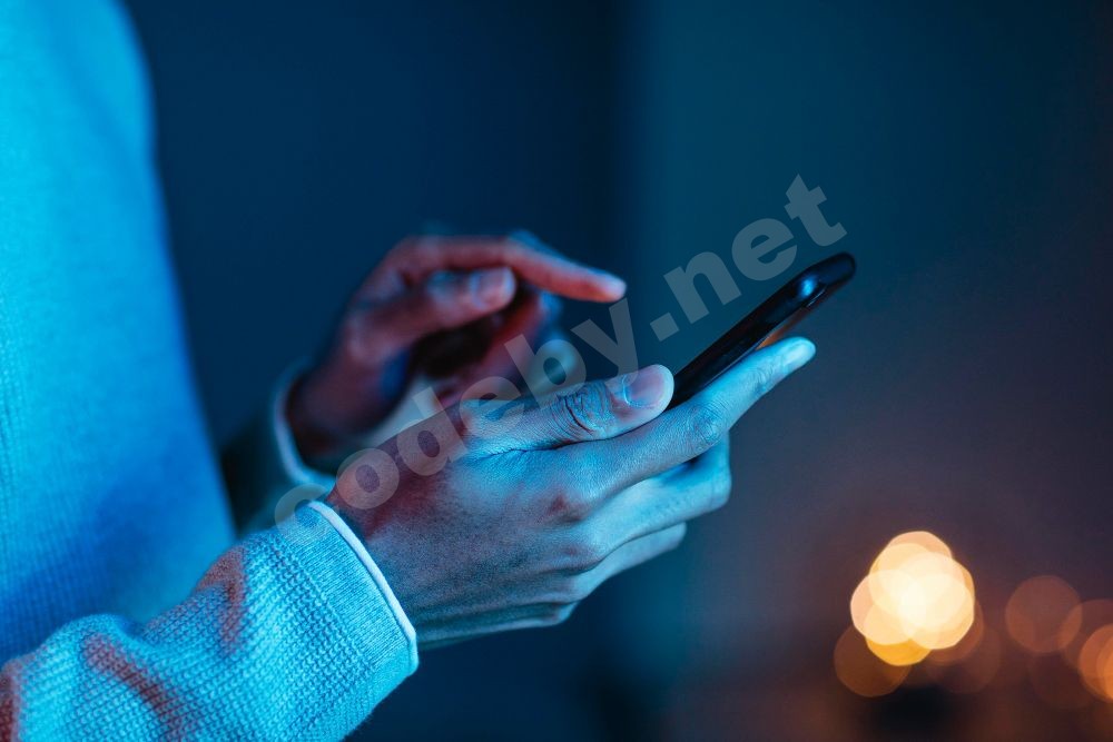 side-view-man-using-smartphone.jpg